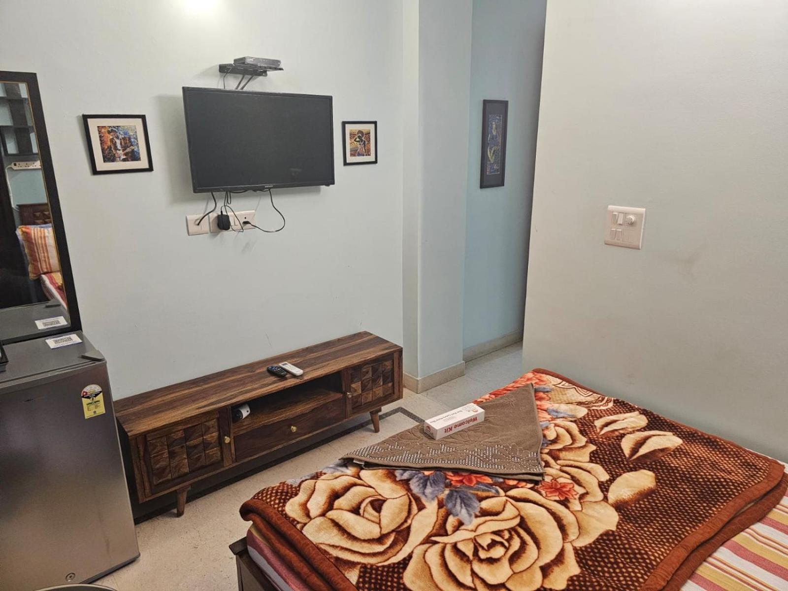 Sky Bloom Luxury Homestay Nuova Delhi Esterno foto